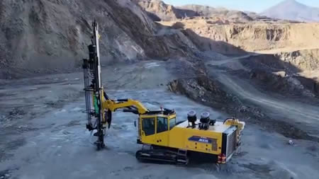 حفار هيدروليكي مجنزر - الحل الأقوى للحفر السطحي بالمطرقة العلوية JK930